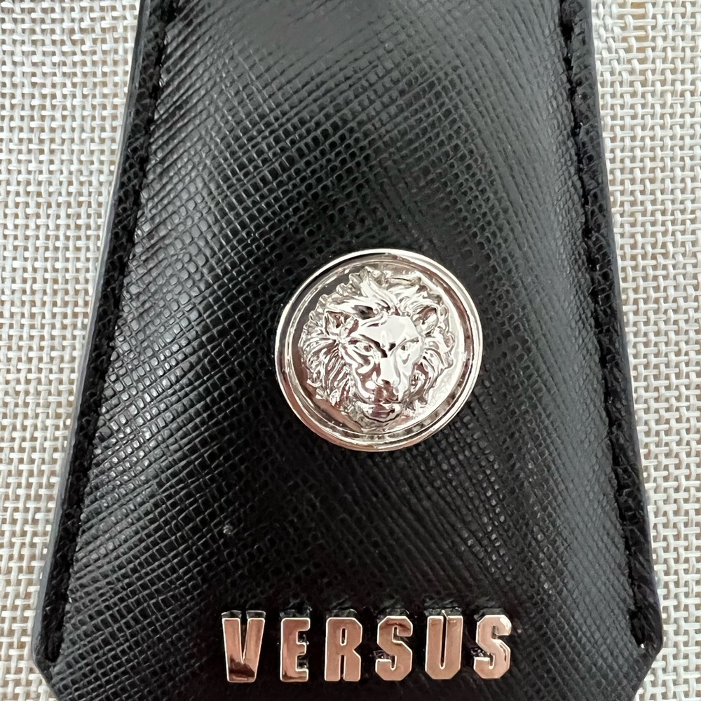 New Versace Versus keyring necklace charm with saffino